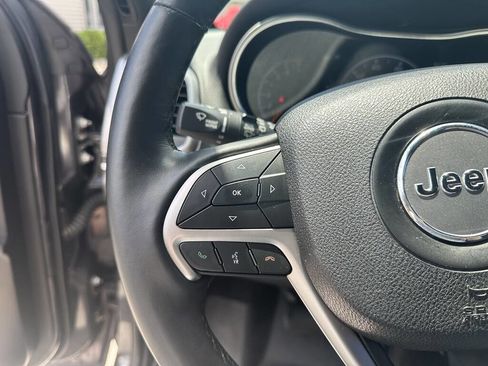 Used 2018 Jeep Grand Cherokee Limited image 18