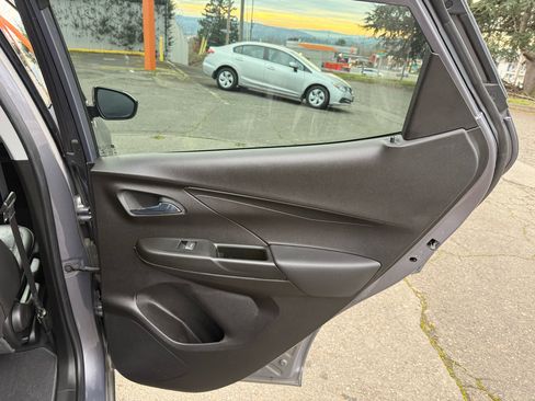 Used 2022 Chevrolet Bolt LT w/ Infotainment Package image 18