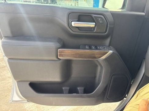 Used 2021 Chevrolet Silverado 1500 LT RWD image 9