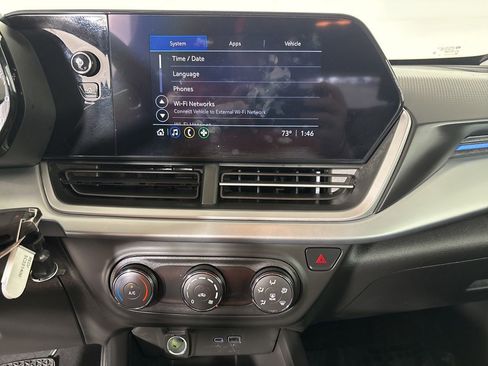 Used 2025 Chevrolet Trax LS image 13