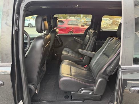Used 2018 Dodge Grand Caravan GT FWD image 10