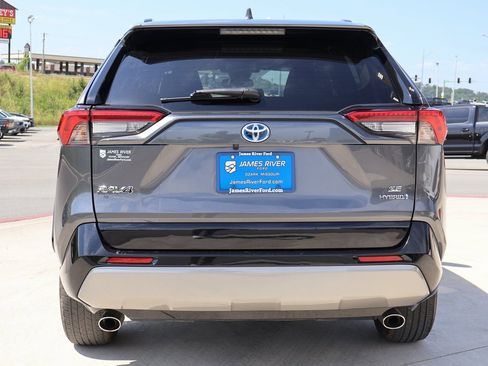 Used 2024 Toyota RAV4 SE image 4