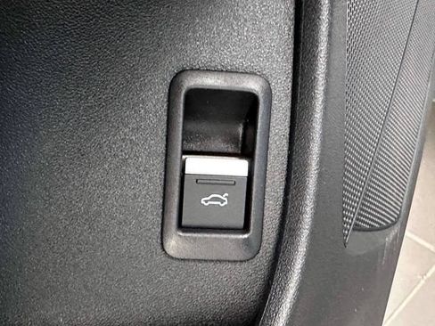Used 2025 Audi Q4 e-tron Premium Plus w/ Premium Plus AWD/4WD image 20