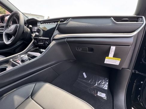 New 2025 Jeep Grand Cherokee L Limited w/ Black Appearance Package image 16