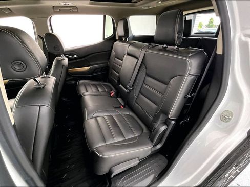 Used 2017 GMC Acadia Denali w/ Technology Package AWD/4WD image 32