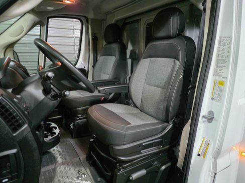 Used 2019 RAM ProMaster 3500 w/ Premium Appearance Group image 16