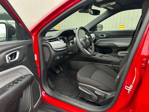 Used 2023 Jeep Compass Sport image 11