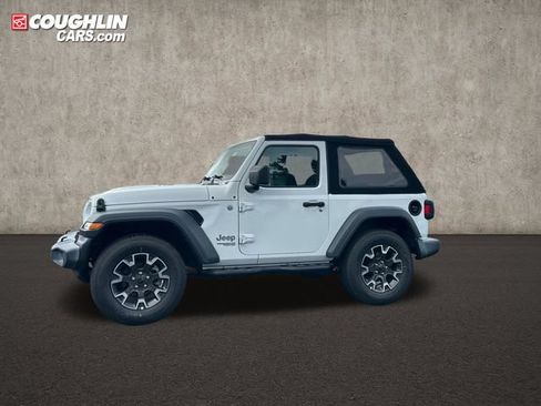 Used 2019 Jeep Wrangler Sport AWD/4WD image 4