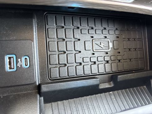 Used 2024 Ford Expedition Limited RWD image 18