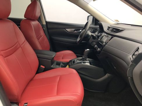Used 2019 Nissan Rogue SV FWD image 21