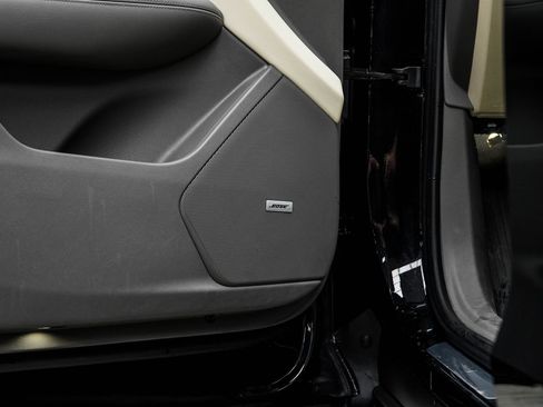 Used 2024 Cadillac XT6 Premium Luxury w/ LPO, Floor Liner Package AWD/4WD image 30