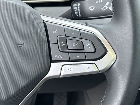 Used 2025 Volkswagen Jetta SE FWD image 26