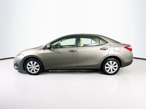 Used 2018 Toyota Corolla LE FWD image 4
