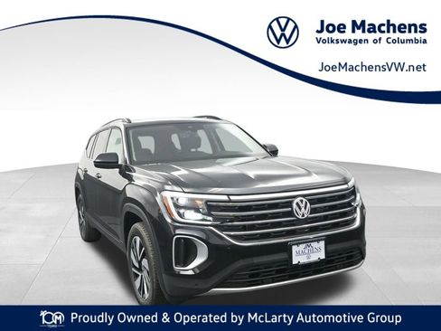 New 2026 Volkswagen Atlas SE FWD image 1