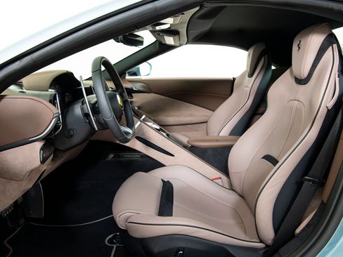 Certified 2025 Ferrari Roma Spider RWD image 5