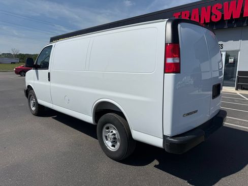 Used 2025 Chevrolet Express 2500 w/ Driver Convenience Package RWD image 3