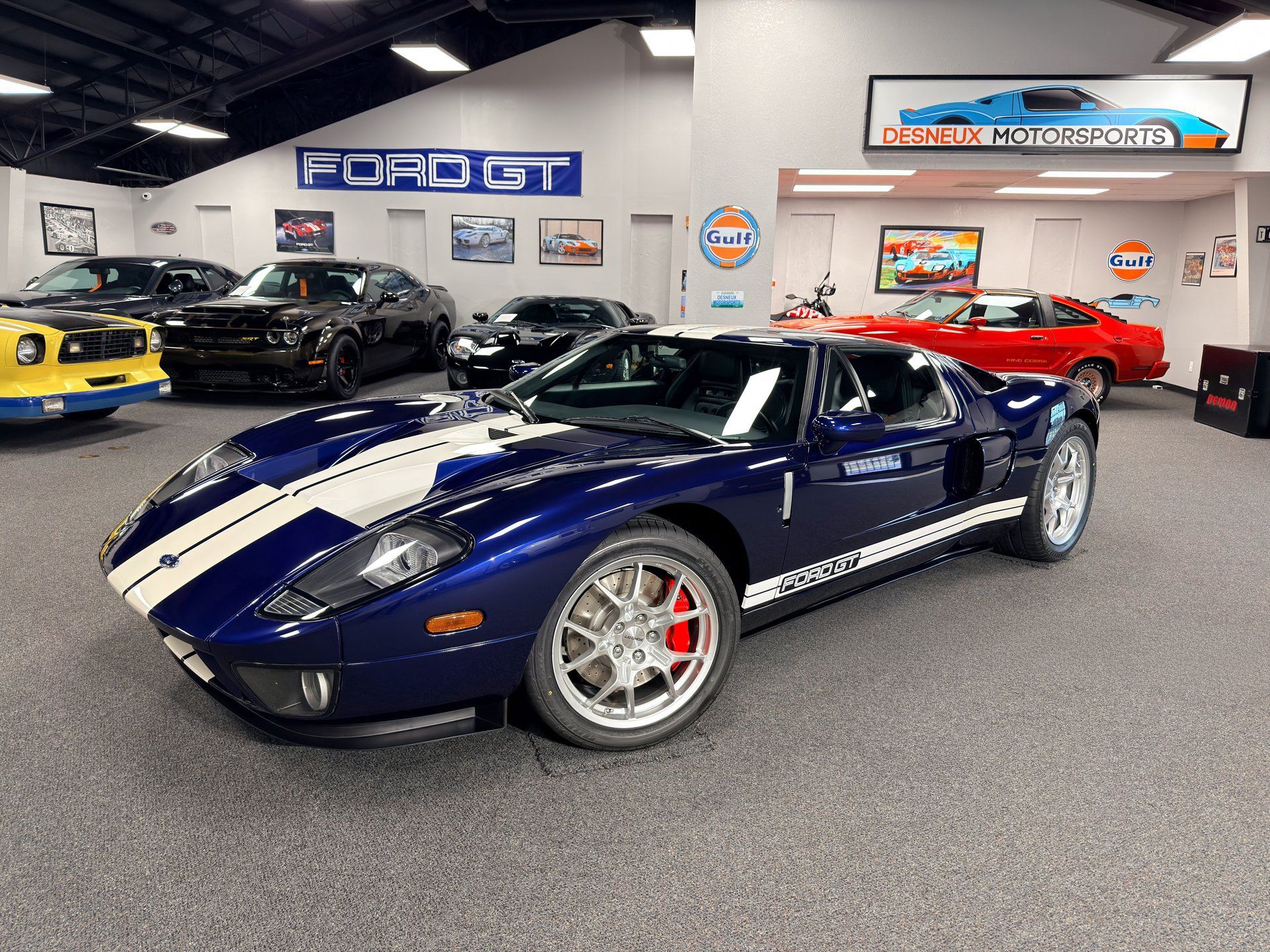 Used 2006 Ford GT RWD image 1