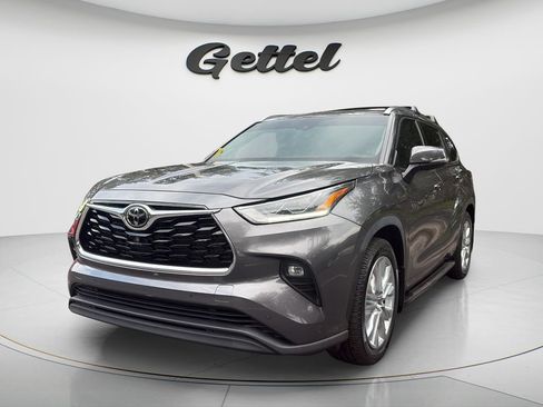 Used 2021 Toyota Highlander Limited AWD/4WD image 1