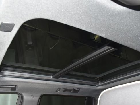 Used 2023 GMC Yukon XL SLT image 14