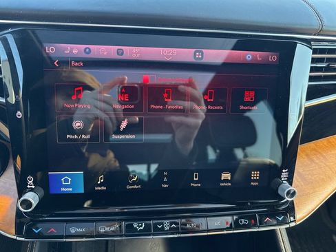 Used 2024 Jeep Grand Wagoneer L Series III AWD/4WD image 16