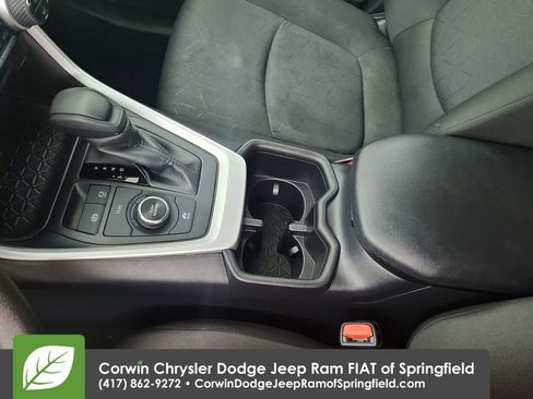 Used 2025 Toyota RAV4 XLE image 30