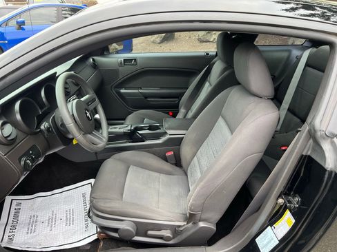 Used 2007 Ford Mustang Premium RWD image 9