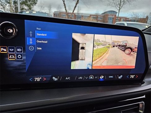 Used 2024 Chevrolet Traverse LT w/ Enhanced Driving Package image 19