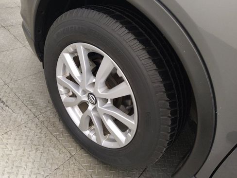 Used 2017 Nissan Rogue SV w/ SV Premium Package FWD image 31