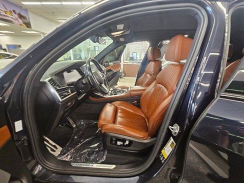 Used 2019 BMW X7 xDrive50i w/ M Sport Package AWD/4WD image 9