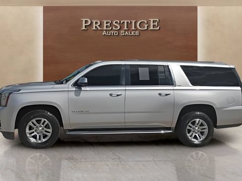 Used 2018 GMC Yukon XL SLT w/ Open Road Package AWD/4WD image 18