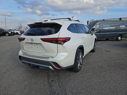 Used 2021 Toyota Highlander Platinum image 7