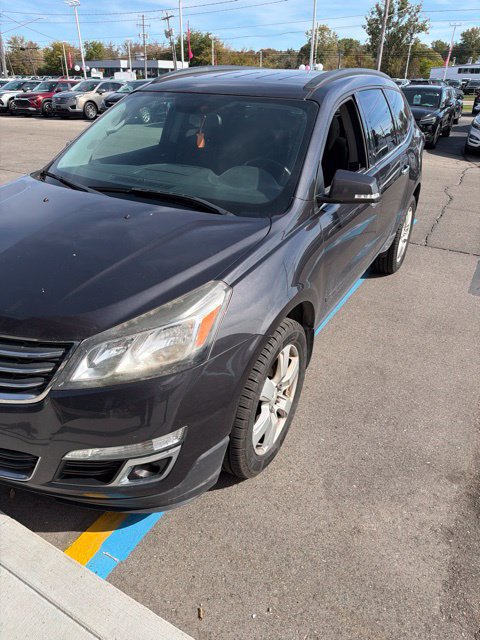 Used 2017 Chevrolet Traverse LT w/ Style and Technology Package FWD image 1