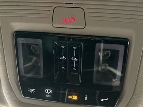 Used 2024 Volkswagen Atlas SEL Premium R-Line image 26