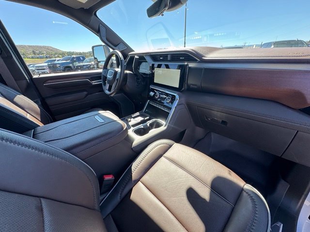 Used 2025 GMC Sierra 3500 Denali w/ Denali Reserve Package AWD/4WD image 27