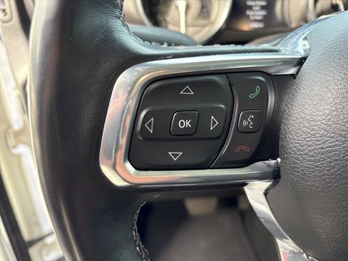 Used 2022 Jeep Wrangler Sahara w/ Cold Weather Group image 19