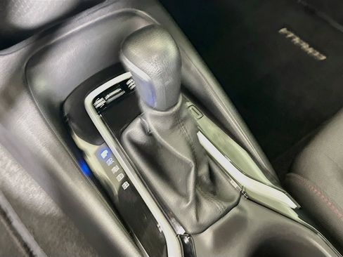 Used 2025 Toyota Corolla SE FWD image 21