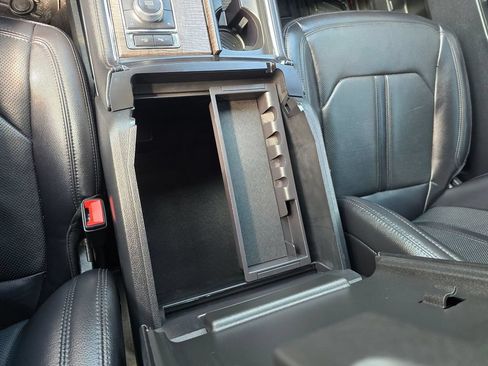 Used 2021 Ford Expedition Limited AWD/4WD image 28