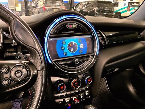 Used 2019 MINI Cooper S image 18