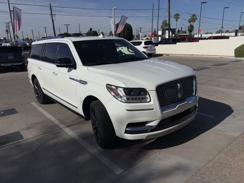 Used 2021 Lincoln Navigator L Reserve w/ Luxury Package AWD/4WD image 2