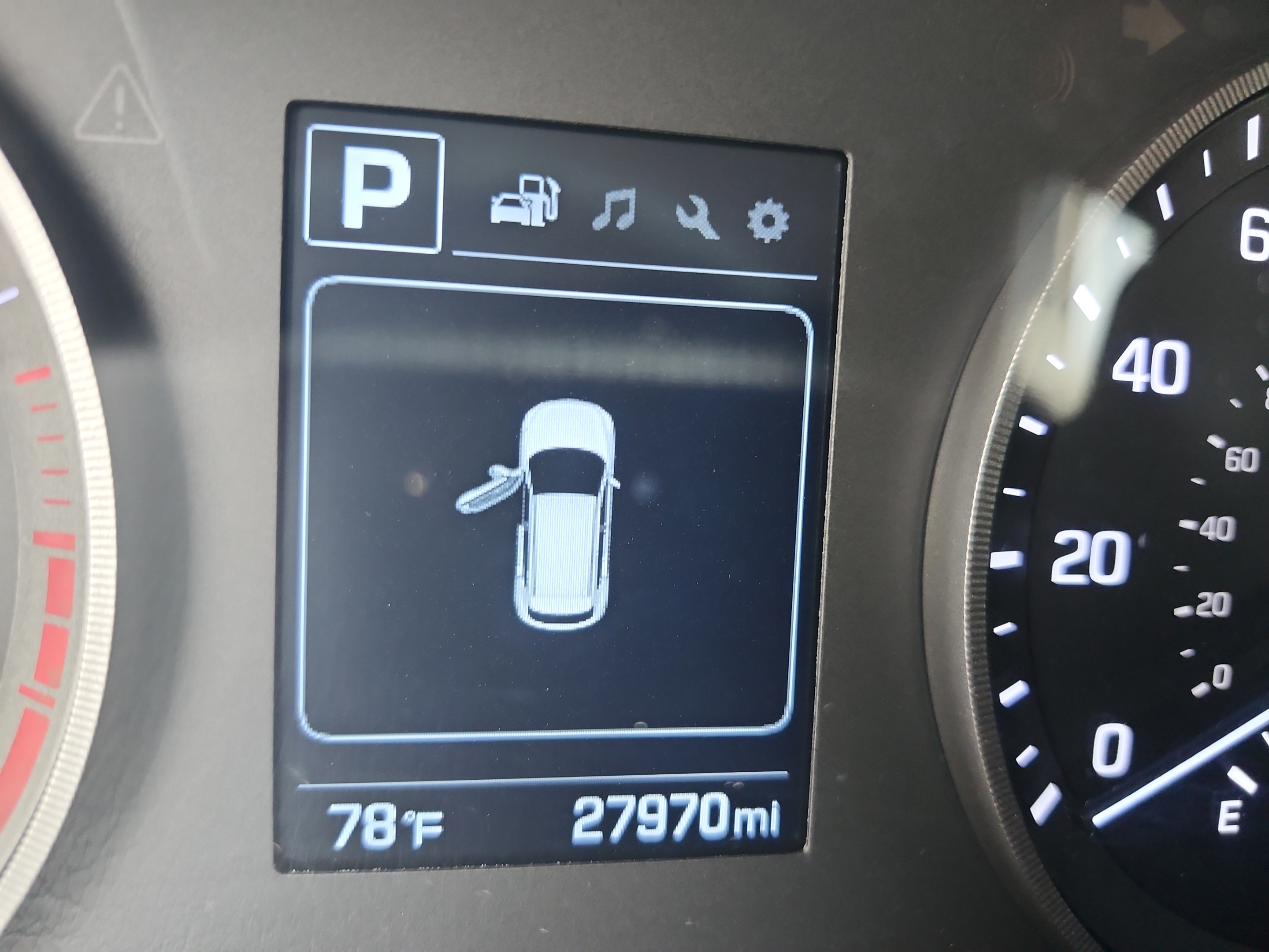 Used 2017 Hyundai Tucson Sport w/ Cargo Package FWD image 11