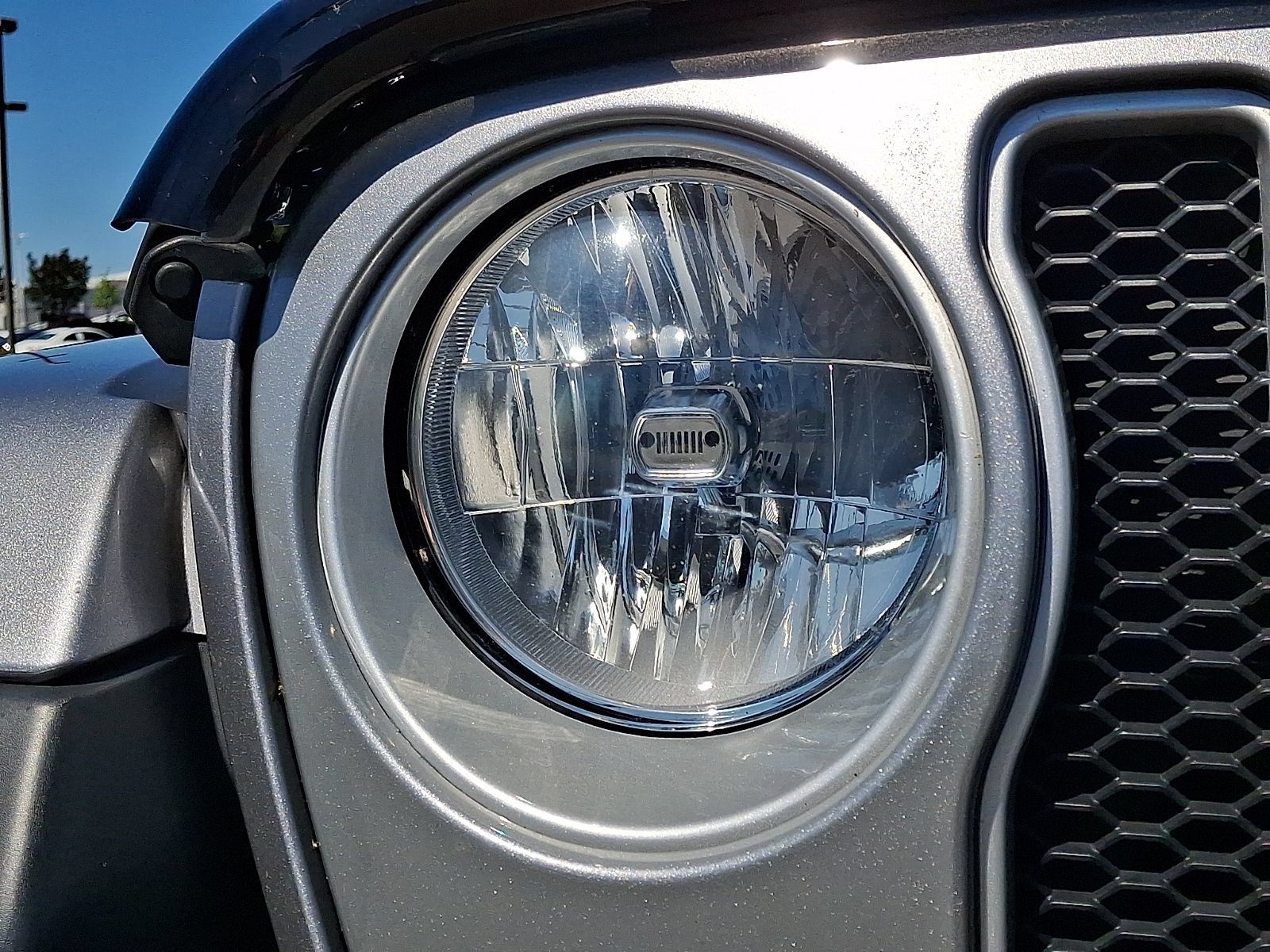 Used 2020 Jeep Wrangler Unlimited Sahara AWD/4WD image 8