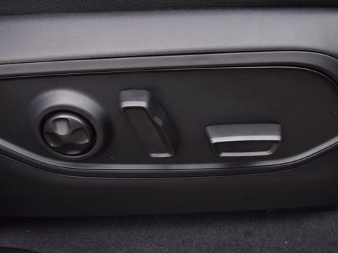 New 2025 Jeep Grand Cherokee Limited w/ Black Appearance Package AWD/4WD image 43