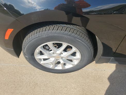 Used 2023 Chevrolet Equinox LT AWD/4WD image 38
