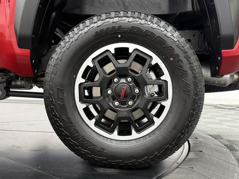 Used 2025 Toyota Tacoma TRD Off-Road image 12