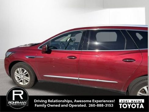 Used 2020 Buick Enclave Essence w/ Sound and Sites Package AWD/4WD image 10