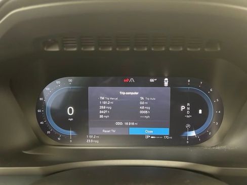 Used 2025 Volvo XC90 B5 Plus image 18