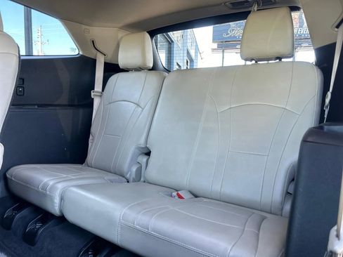Used 2020 Buick Enclave Essence FWD image 18