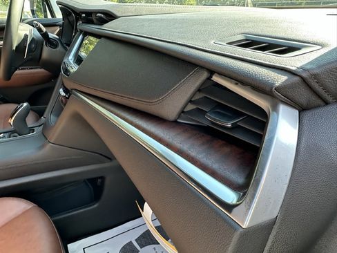 New 2025 Cadillac XT5 Sportv image 12