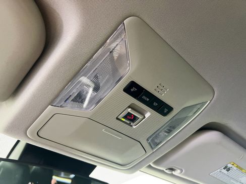 Used 2022 Toyota RAV4 LE FWD image 19