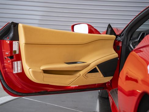 Used 2012 Ferrari 458 Spider RWD image 22